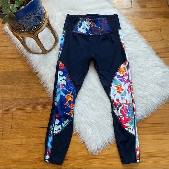Athleta high waisted tropical print leggings size medium - Picture 5 of 12